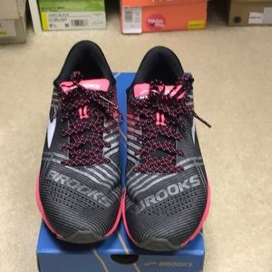 Women’s Hyperion Brooks Running Shoes